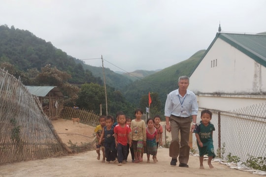 Tình thầy trò sưởi ấm vùng biên