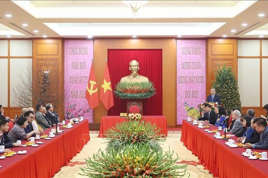 Tổng Bí thư Tô Lâm tiếp đoàn kiều bào tiêu biểu tham dự Chương trình "Xuân Quê hương 2025"