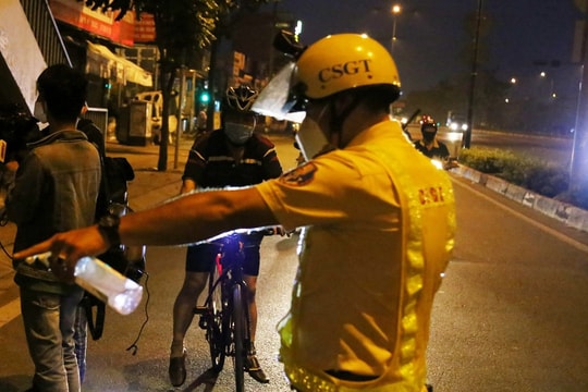 Nếu không muốn bị phạt, đừng đi xe đạp sau khi uống rượu bia