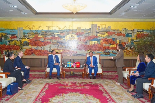 Đại sứ quán Thụy Điển trao đổi hợp tác với TP. Hải Phòng