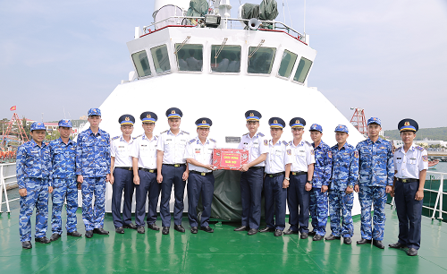 Hành trình giữ biển ngày Xuân