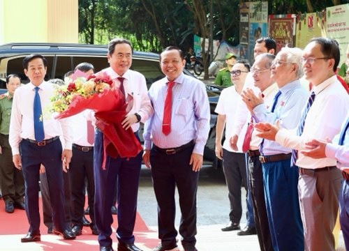 Chủ tịch Quốc hội Trần Thanh Mẫn thăm 2 cơ sở giáo dục tại Cần Thơ