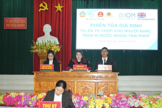 Phiên tòa giả định liên quan hành vi di cư trái phép