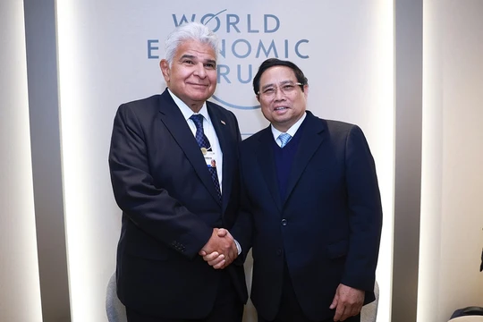 Thủ tướng Phạm Minh Chính gặp gỡ một số nhà Lãnh đạo nhân Hội nghị WEF