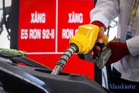 Xăng, dầu biến động trái chiều sau điều chỉnh