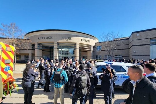 Thiếu niên xả súng trong trường học khiến cô gái tử vong rồi tự sát