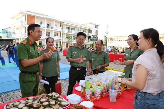 Công an Sóc Trăng tổ chức hoạt động mừng Xuân Ất Tỵ 2025