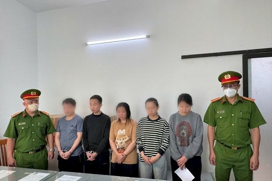 Bắt 5 đối tượng vận chuyển trái phép hàng hóa qua biên giới