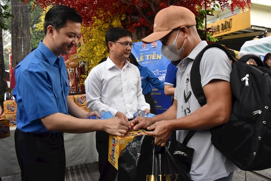 Chuyến xe 'Mang Tết về nhà' chính thức lăn bánh