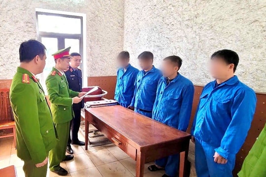 Bắt giữ nhóm đối tượng khai thác trái phép tài nguyên