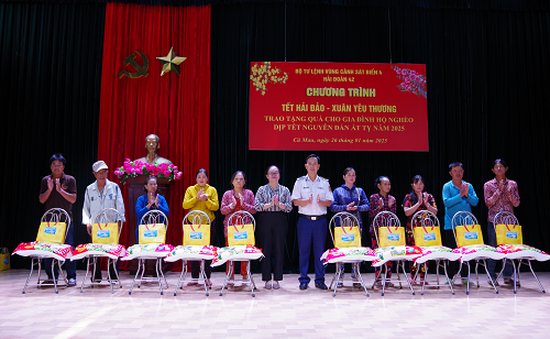 Hải đoàn 42 tổ chức chương trình “Tết hải đảo – Xuân yêu thương”