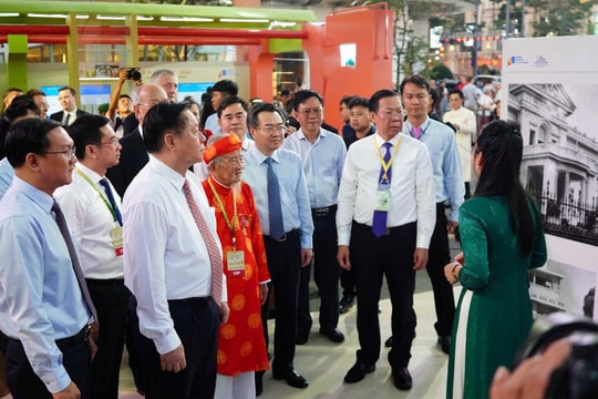 Trưởng Ban Tuyên giáo Trung ương dự khai mạc Lễ hội đường sách Tết ở TP.HCM