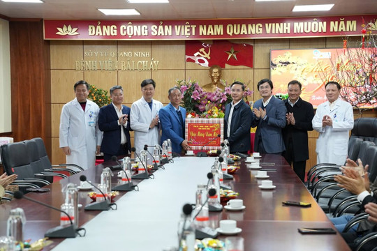 Lãnh đạo Quảng Ninh chúc Tết các đơn vị tham gia trực Tết