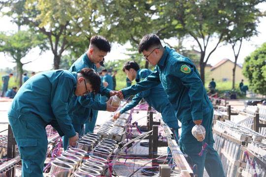 Trận địa pháo hoa TP.HCM chờ khai hỏa đón năm mới Ất Tỵ