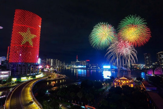 Tối nay, TP.HCM bắn pháo hoa tại 15 điểm