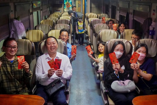 Chuyến tàu đêm giao thừa