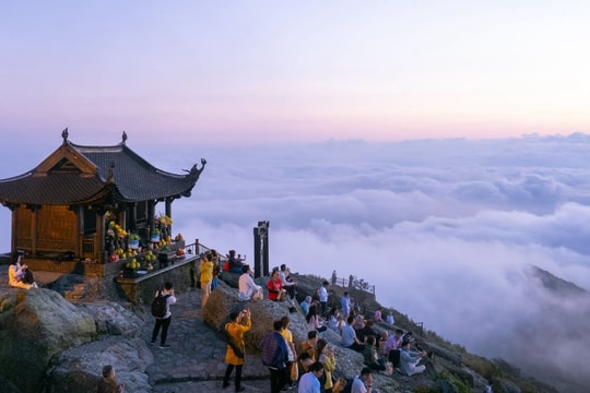 Xuân Yên Tử tựa "tiên cảnh"