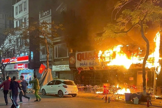 Cháy nhà hàng hải sản tối mùng 1 Tết
