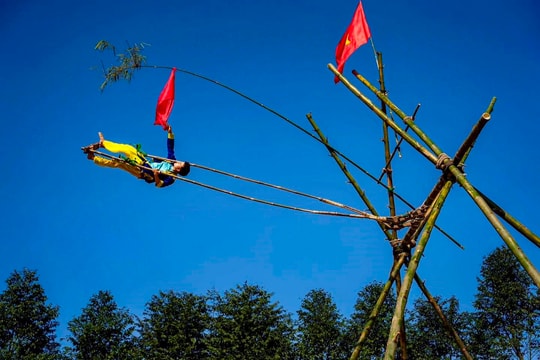 Độc đáo lễ hội Đu Tiên ở làng Gia Viên, thành phố Huế