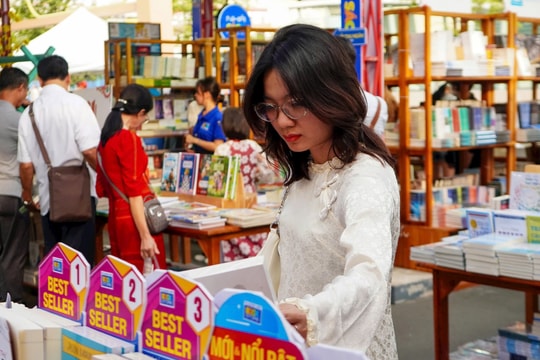 Lễ hội đường sách Tết TP.HCM thu hơn 10 tỷ đồng