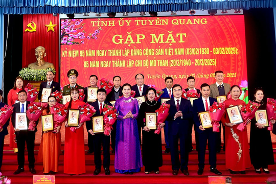 Tuyên Quang gặp mặt kỷ niệm 95 năm ngày thành lập Đảng