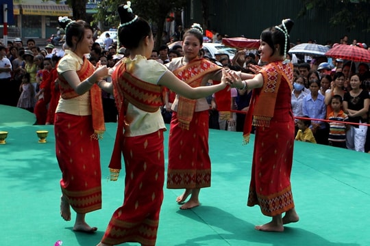 Độc đáo múa Rom Vong