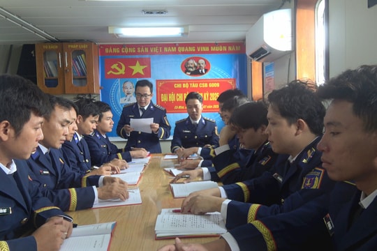 Các tàu thực hiện nhiệm vụ trên biển tổ chức thành công Đại hội chi bộ
