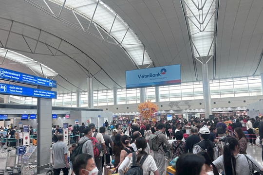 Mùng 7 Tết, sân bay Tân Sơn Nhất đón hơn 145.000 hành khách