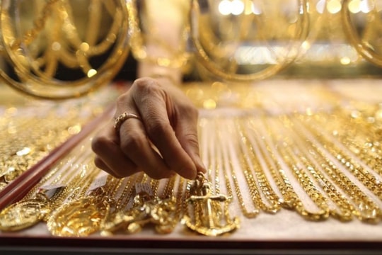 Giá vàng hôm nay 6/2: 'Sốt giá' nhờ vía Thần Tài?