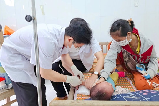 Quảng Nam khẩn trương ứng phó dịch sốt phát ban nghi sởi