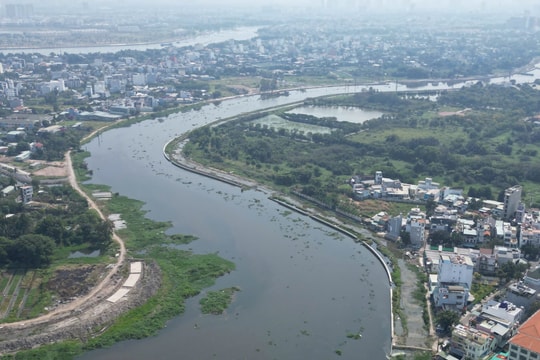 Tất bật thi công trên con kênh dài nhất TP.HCM