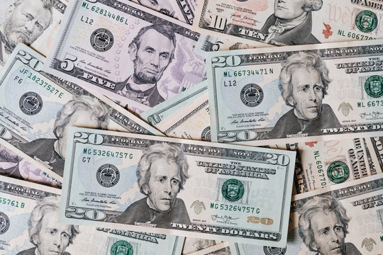 Tỷ giá USD ngày 6/2: Trong nước tiếp đà tăng