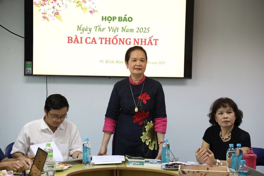Ngày thơ Việt Nam tại TP.HCM có chủ đề "Bài ca thống nhất"