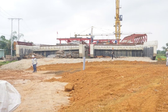 Sẽ “hợp long” cầu Quảng Đà trước ngày 8/3