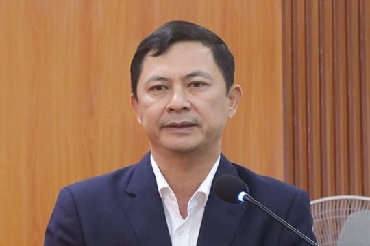 Hà Tĩnh: Phó Chủ tịch tỉnh, Trưởng ban Tổ chức Tỉnh ủy xin nghỉ hưu trước tuổi