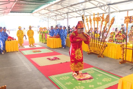 Từng bừng Lễ hội Cầu ngư lần thứ II tại huyện Vân Đồn