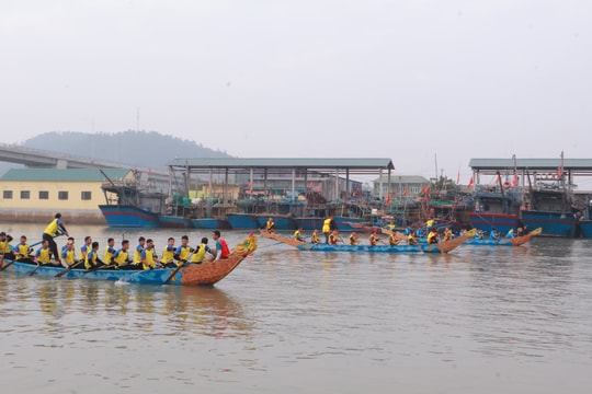 Quỳnh lưu (Nghệ An): Tưng bừng lễ hội đua thuyền năm 2025