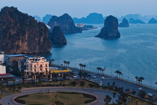 Xây dựng, phát triển Hạ Long thành địa phương đi đầu trong đổi mới của tỉnh