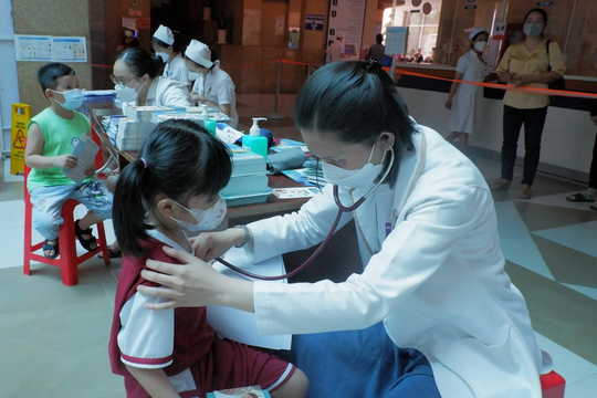 Triển khai chiến dịch tiêm vắc xin sởi cho trẻ dưới 9 tháng tuổi trên địa bàn Hà Nội