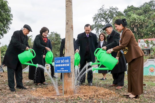 Ngành Ngân hàng phát động Tết trồng cây, chung tay xóa 1.000 căn nhà tạm