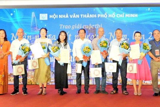 Trao giải cuộc thi thơ “Nhân nghĩa đất phương Nam” lần 2