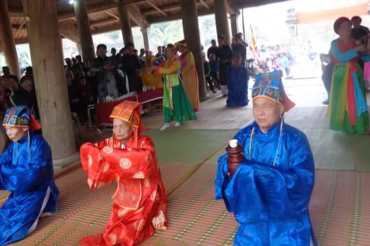 Rộn ràng lễ hội làng Đông Môn đầu năm mới