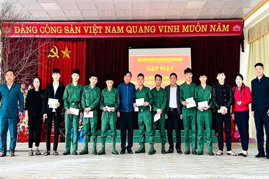 Nghệ An: Hơn 900 thanh niên viết đơn tình nguyện nhập ngũ