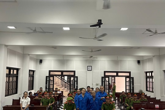 Xét xử 9 bị cáo trong vụ án ma túy