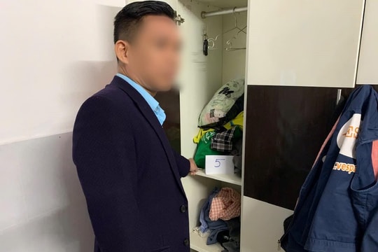 Xin đi nhờ nhà vệ sinh rồi trộm cắp tài sản