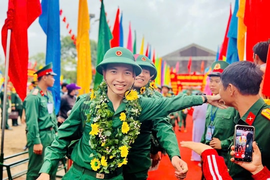 Tuổi trẻ Bà Rịa - Vũng Tàu hăng hái lên đường nhập ngũ