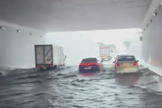 Hầm chui hơn 800 tỷ ở TP.HCM ngập nước sau cơn mưa lớn