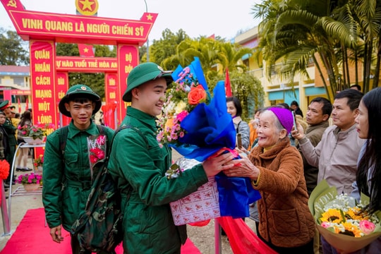 Cao Bằng đồng loạt tổ chức Lễ giao nhận quân 2025