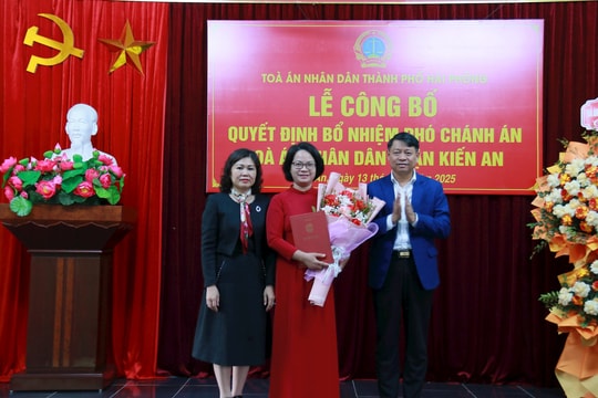 Trao quyết định bổ nhiệm Phó Chánh án TAND quận Kiến An