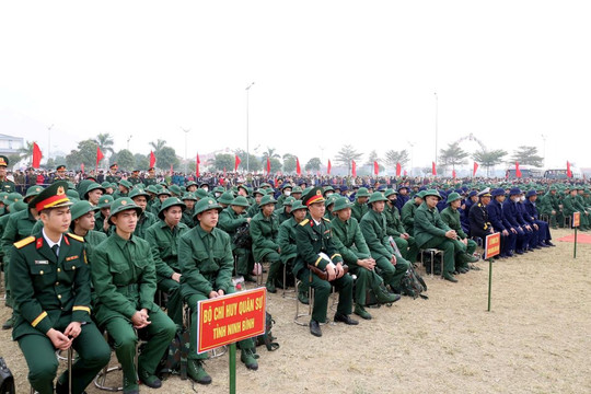 Hơn 1.600 thanh niên ưu tú của Ninh Bình hăng hái lên đường nhập ngũ